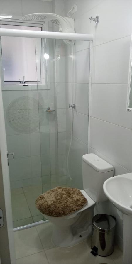 Apto 2 Quartos A 350 Metros Da Praia, Churrasqueira Na Varanda, Wi-fi, Piscina, Garagem Coberta,telas De Protecao, Quadra Tenis