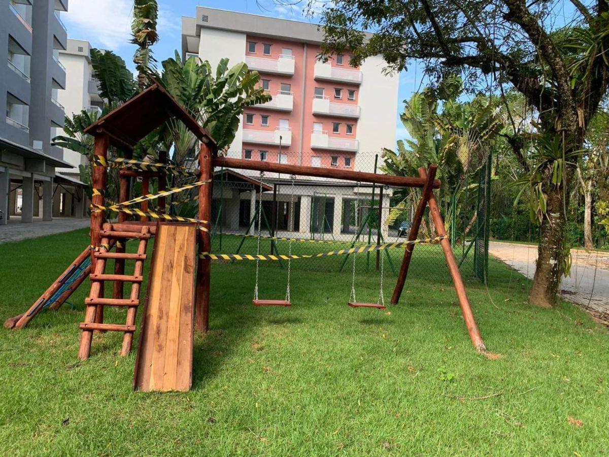 Apto 2 Quartos A 350 Metros Da Praia, Churrasqueira Na Varanda, Wi-fi, Piscina, Garagem Coberta,telas De Protecao, Quadra Tenis Apartamento *