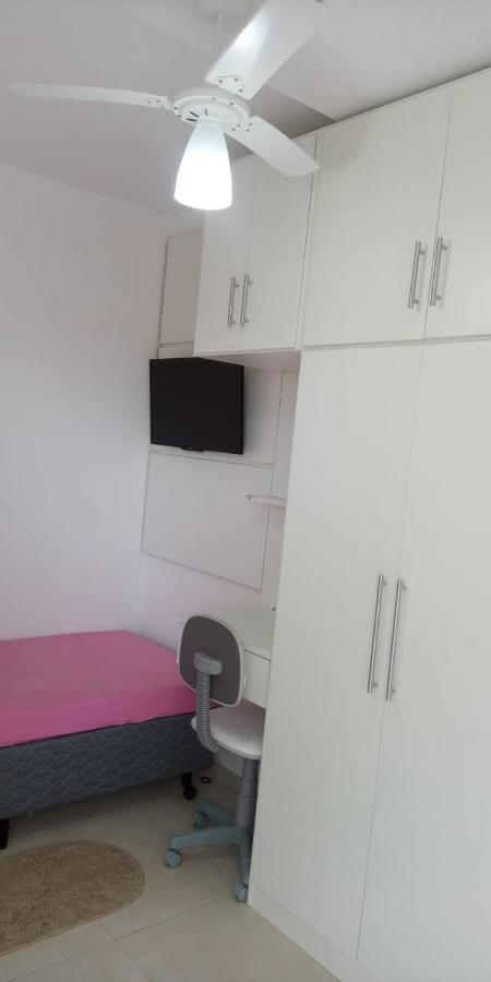 Apto 2 Quartos A 350 Metros Da Praia, Churrasqueira Na Varanda, Wi-fi, Piscina, Garagem Coberta,telas De Protecao, Quadra Tenis *