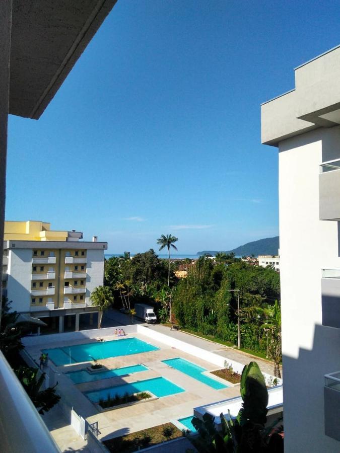 Apto 2 Quartos A 350 Metros Da Praia, Churrasqueira Na Varanda, Wi-fi, Piscina, Garagem Coberta,telas De Protecao, Quadra Tenis Apartamento *